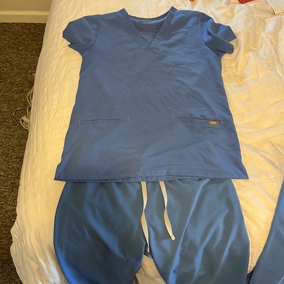 Figs Ciel Blue S Petite pants and top - Picture 3 of 3